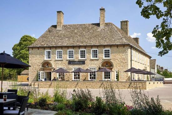 The Evenlode Hotel Eynsham エクステリア 写真